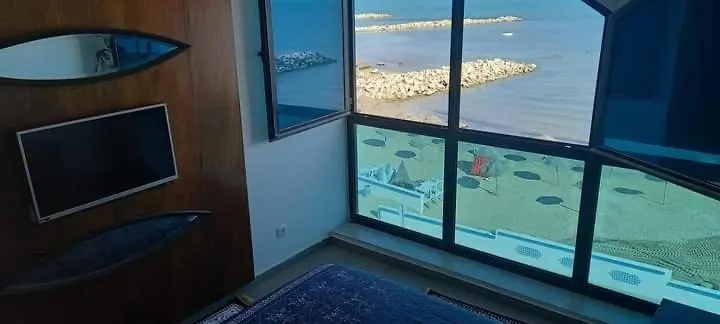 아파트 Apparemment Face A La Plage A 라 굴레트